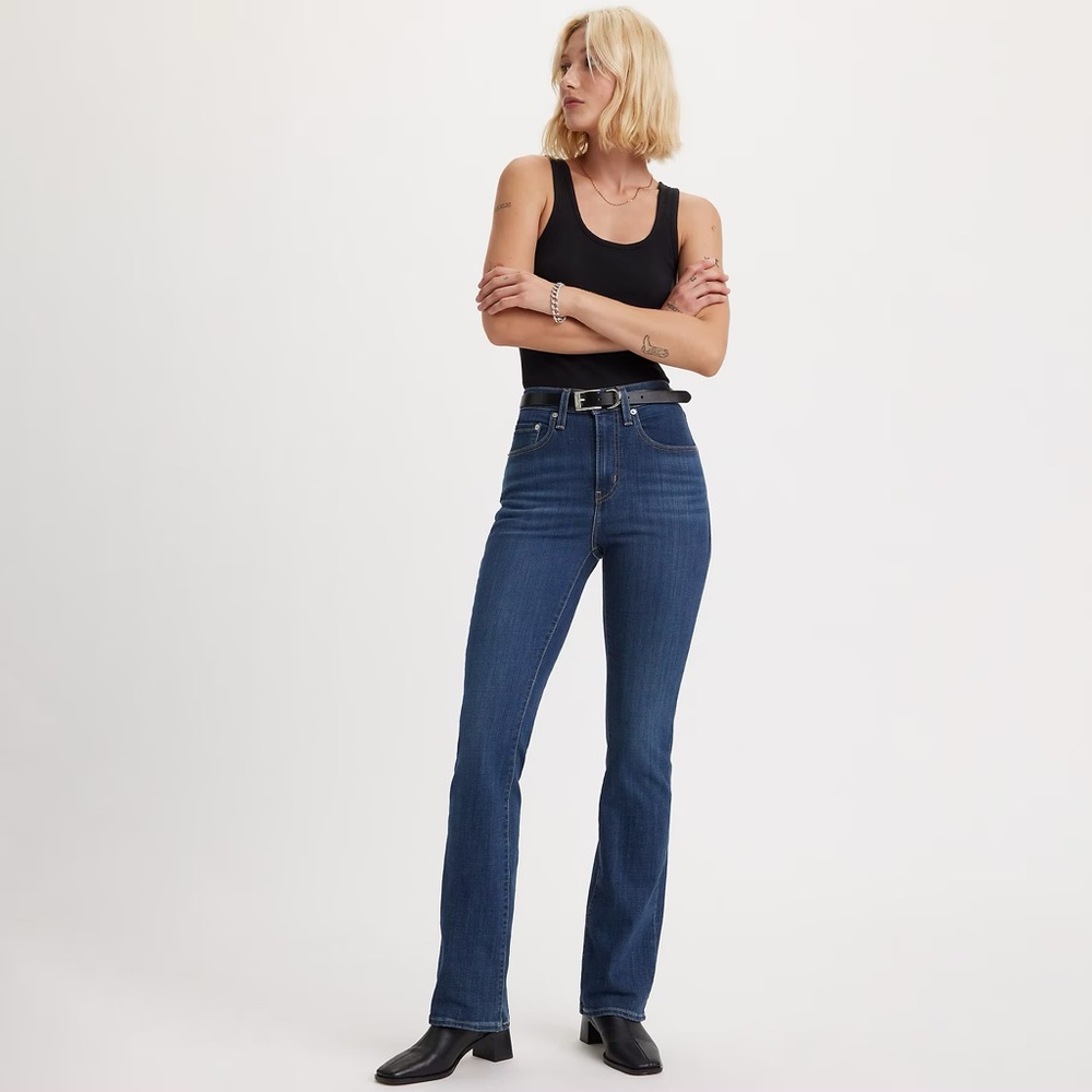 PERFECT CONDITION LEVIS 725 JEANS